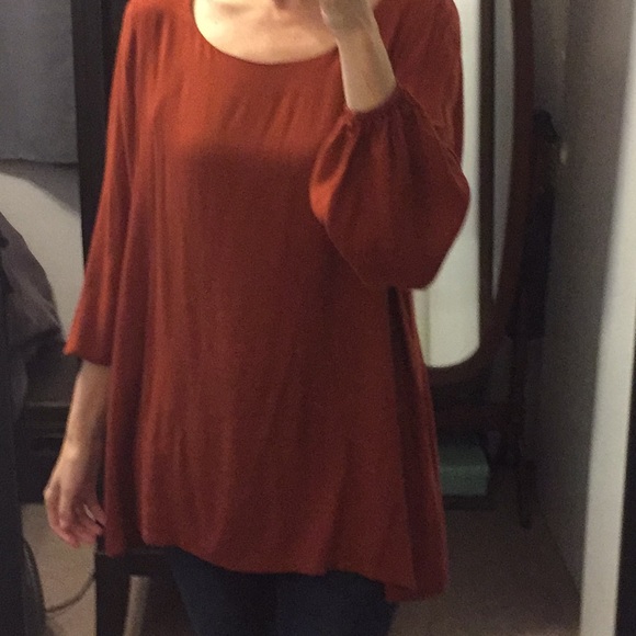 oversized, super cute, rust/orange top, - Picture 4 of 8